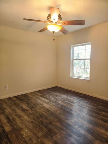 9122 Yellowfin Circle, Texas City, TX 77591