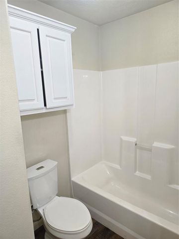 9122 Yellowfin Circle, Texas City, TX 77591