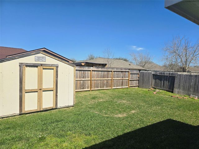 9122 Yellowfin Circle, Texas City, TX 77591