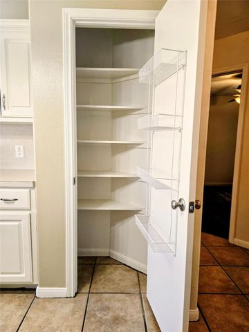 9122 Yellowfin Circle, Texas City, TX 77591