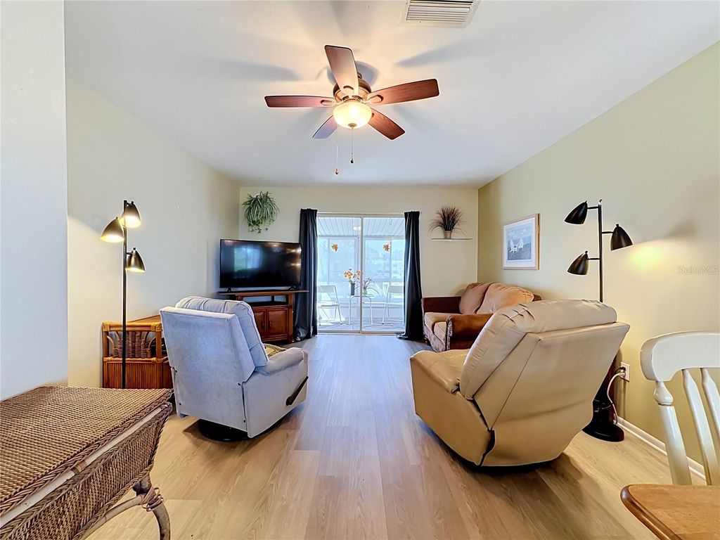 Image 2 of property listing at 5898 17TH STREET W C31, Bradenton, FL 34207