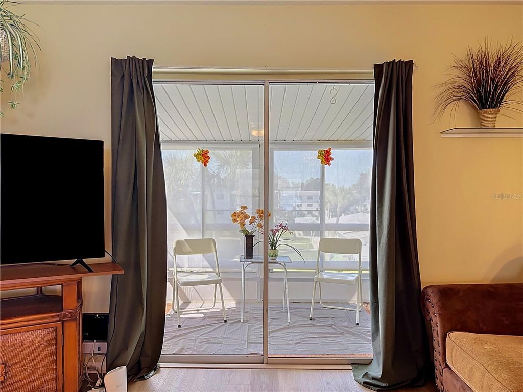 Image 10 of property listing at 5898 17TH STREET W C31, Bradenton, FL 34207