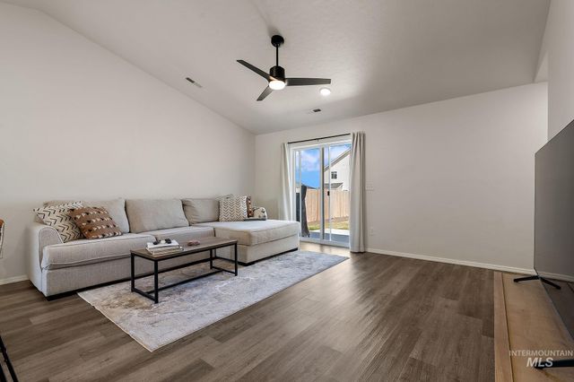 13556 Pierce Ct, Caldwell, ID 83607