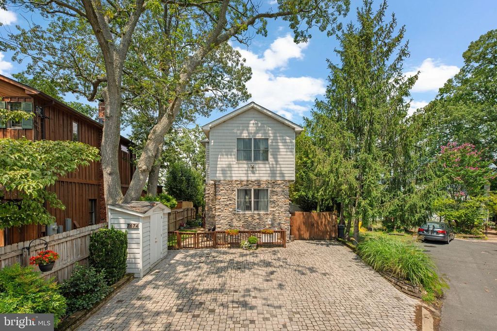 7674 PINE KNOB RD, Pasadena, MD 21122