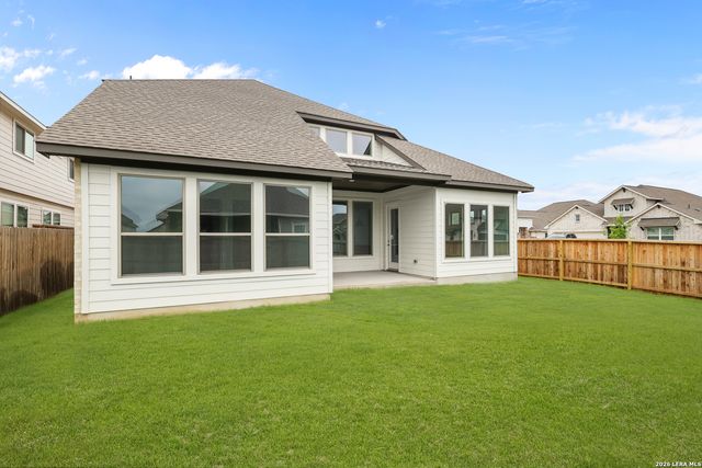 109 Mallorys Way, Castroville, TX 78009