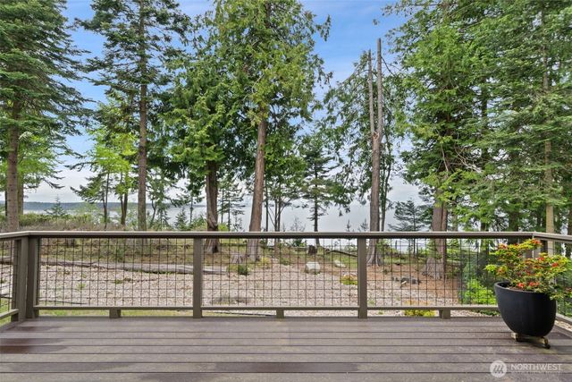 442 Buck Loop Road, Sequim, WA 98382