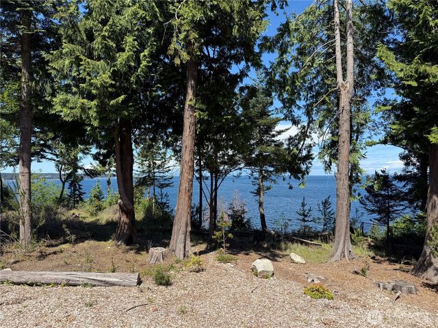 442 Buck Loop Road, Sequim, WA 98382