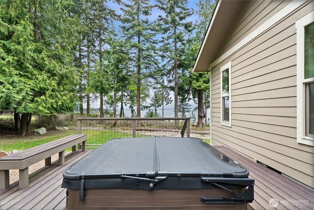 442 Buck Loop Road, Sequim, WA 98382