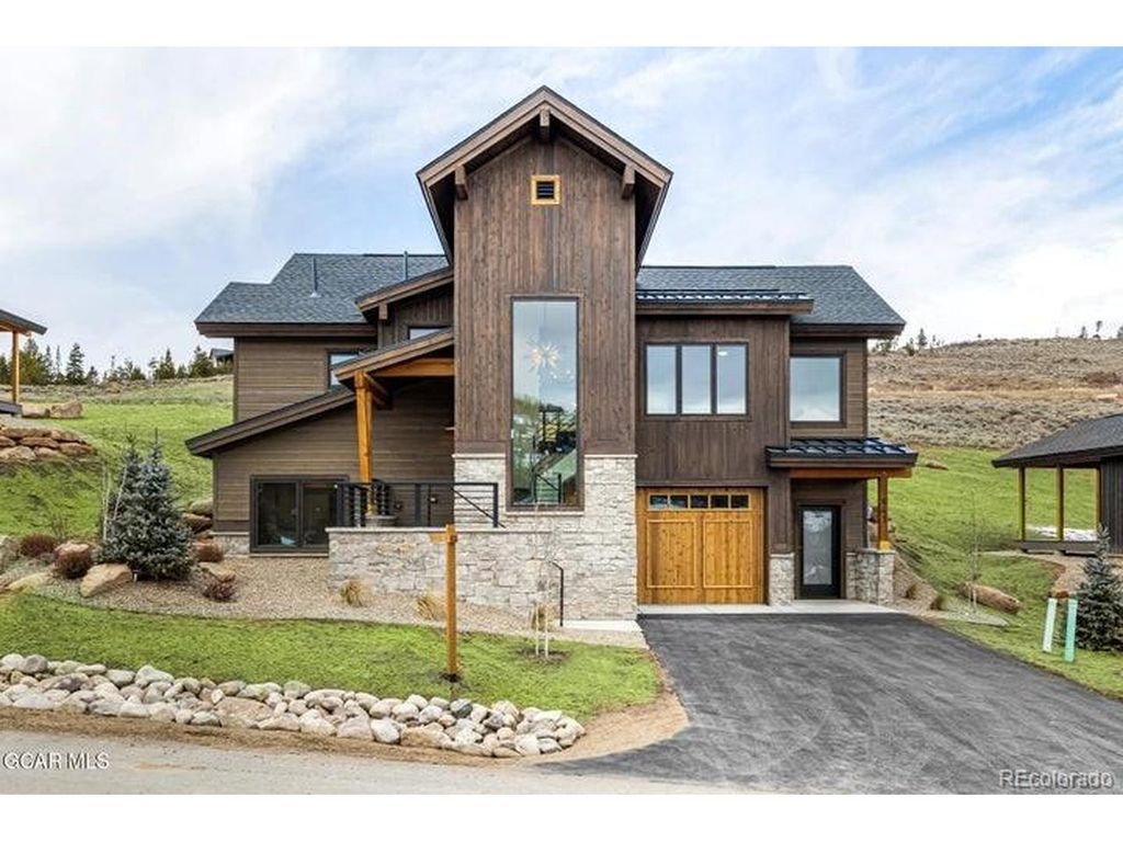 841 Black Feather Ct, Granby, CO 80446