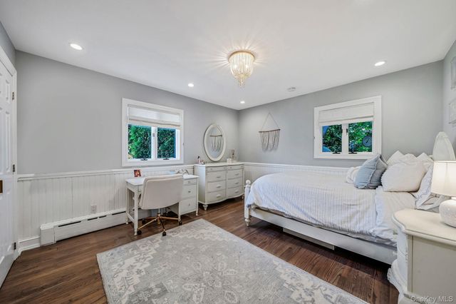 36 Manitton Court, Islip, NY 11751
