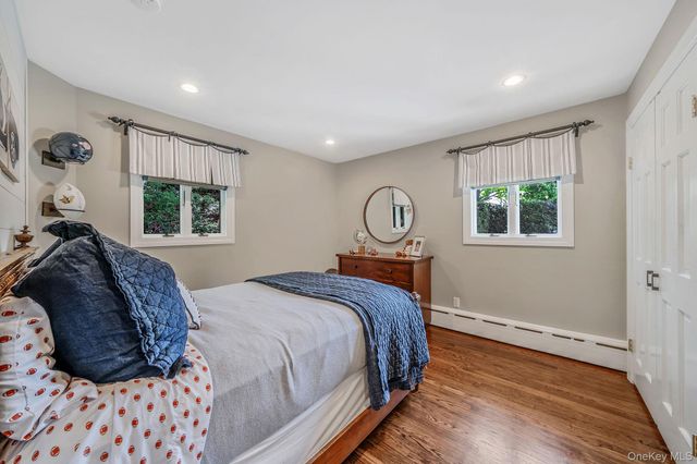 36 Manitton Court, Islip, NY 11751