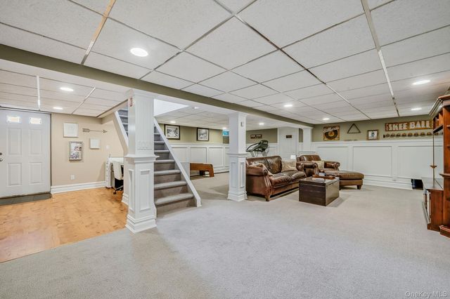 36 Manitton Court, Islip, NY 11751