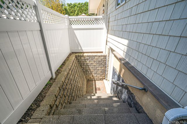 36 Manitton Court, Islip, NY 11751