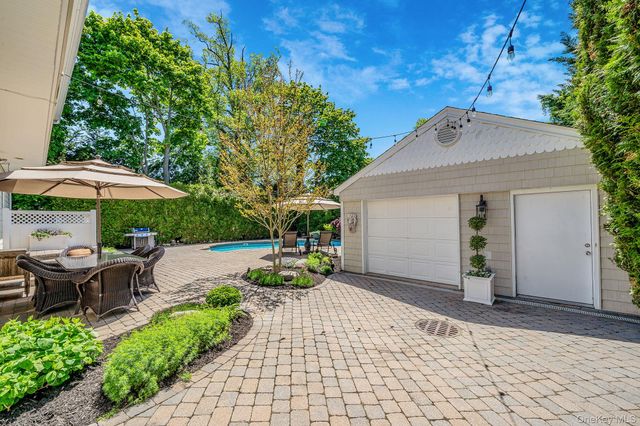 36 Manitton Court, Islip, NY 11751
