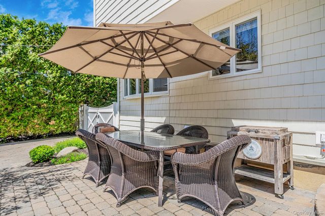 36 Manitton Court, Islip, NY 11751