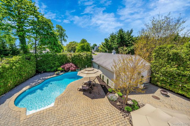36 Manitton Court, Islip, NY 11751