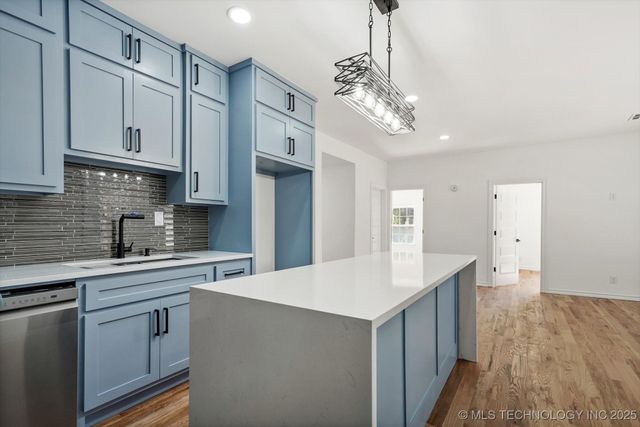 1049 N Oswego Avenue, Tulsa, OK 74115