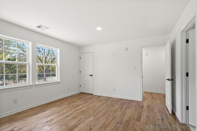 1049 N Oswego Avenue, Tulsa, OK 74115