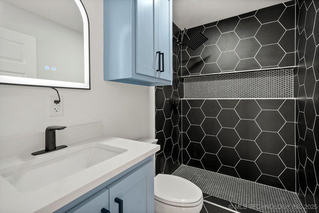 1049 N Oswego Avenue, Tulsa, OK 74115