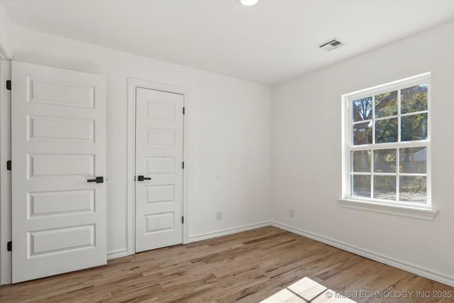 1049 N Oswego Avenue, Tulsa, OK 74115