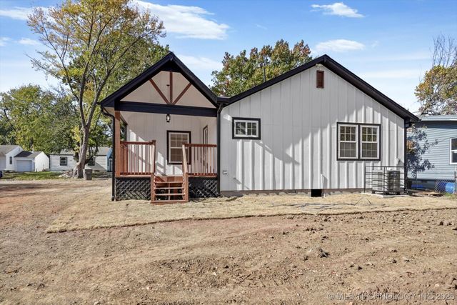 1049 N Oswego Avenue, Tulsa, OK 74115