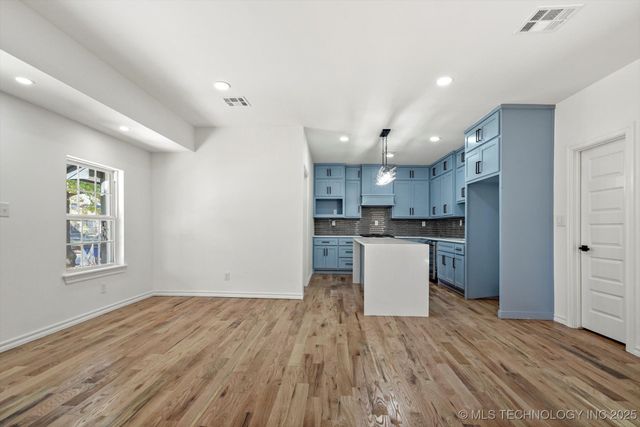 1049 N Oswego Avenue, Tulsa, OK 74115