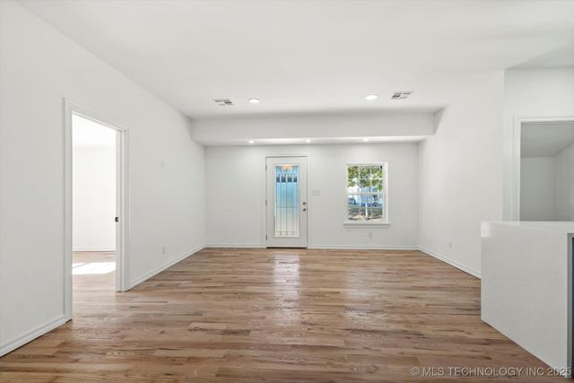 1049 N Oswego Avenue, Tulsa, OK 74115