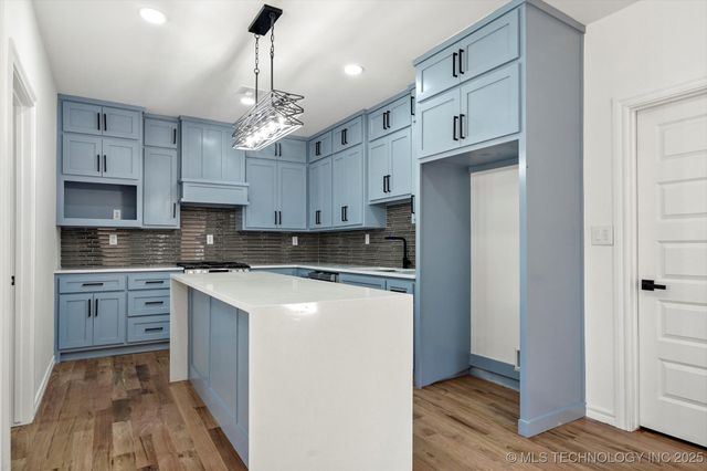 1049 N Oswego Avenue, Tulsa, OK 74115