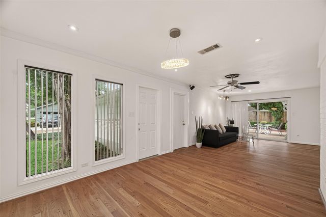 5666 Overbrook Lane, Houston, TX 77056