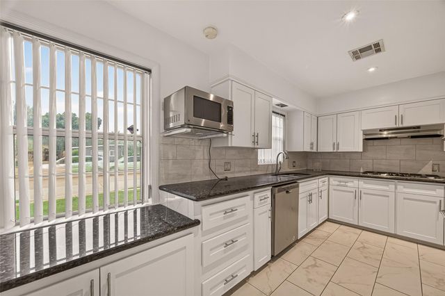 5666 Overbrook Lane, Houston, TX 77056