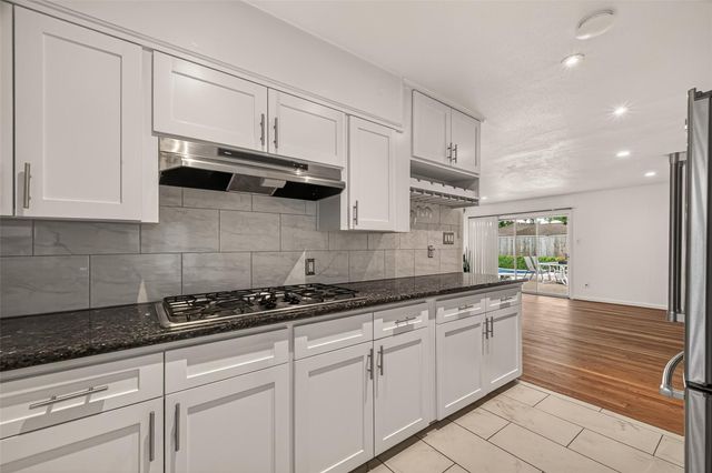 5666 Overbrook Lane, Houston, TX 77056