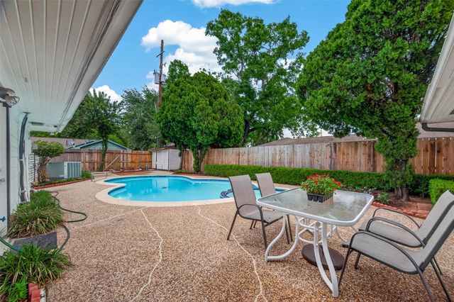 5666 Overbrook Lane, Houston, TX 77056