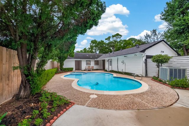 5666 Overbrook Lane, Houston, TX 77056