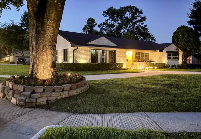 5666 Overbrook Lane, Houston, TX 77056