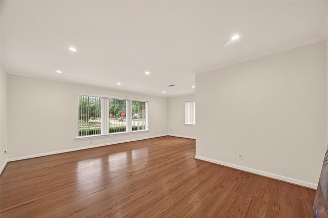 5666 Overbrook Lane, Houston, TX 77056