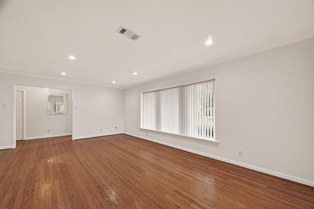 5666 Overbrook Lane, Houston, TX 77056