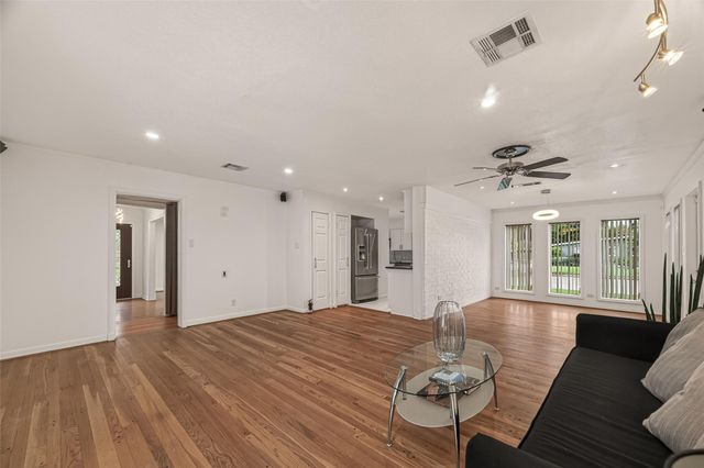 5666 Overbrook Lane, Houston, TX 77056