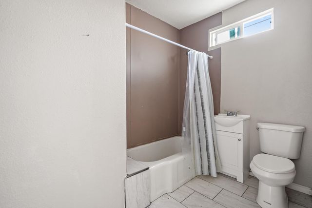 24 E School Avenue 4, Porterville, CA 93257