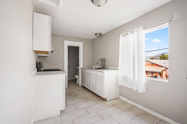 24 E School Avenue 4, Porterville, CA 93257