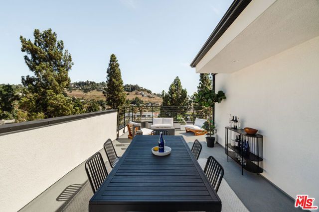 3868 N Riley Lane, Los Angeles, CA 90065