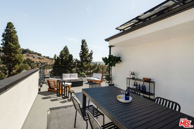 3868 N Riley Lane, Los Angeles, CA 90065