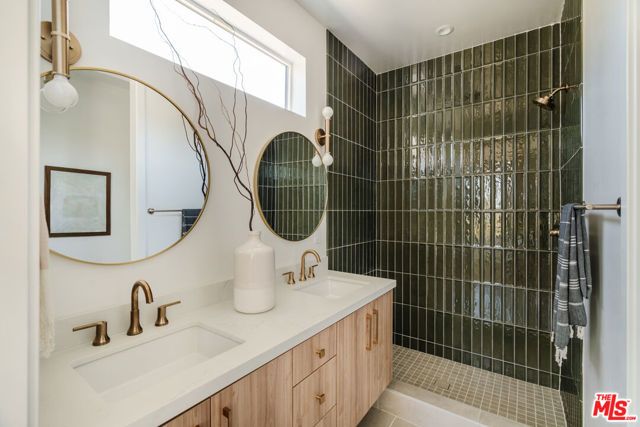 3868 N Riley Lane, Los Angeles, CA 90065