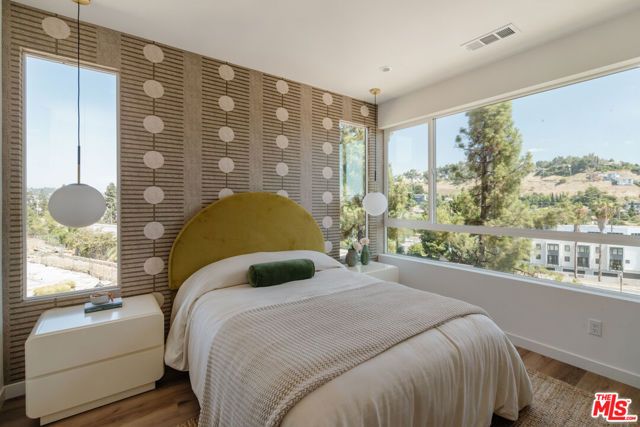 3868 N Riley Lane, Los Angeles, CA 90065