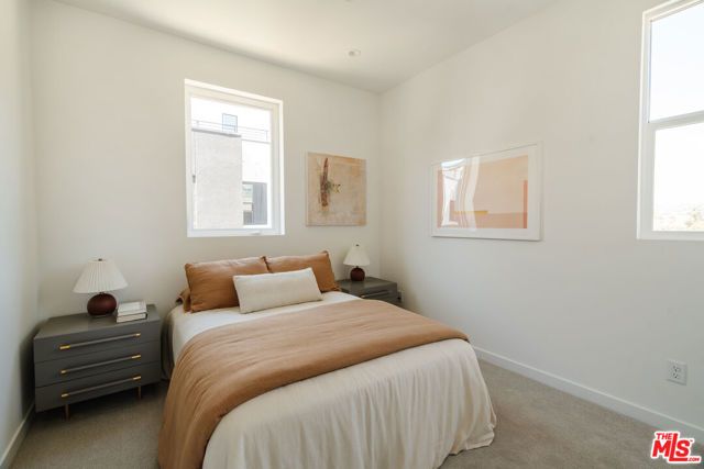 3868 N Riley Lane, Los Angeles, CA 90065