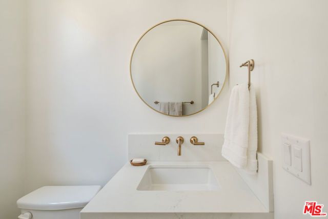 3868 N Riley Lane, Los Angeles, CA 90065