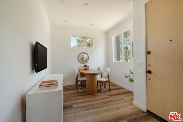 3868 N Riley Lane, Los Angeles, CA 90065