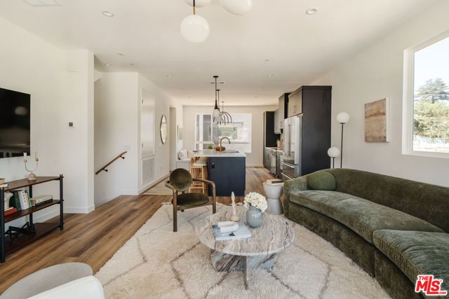 3868 N Riley Lane, Los Angeles, CA 90065