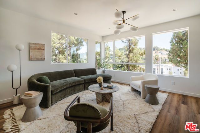 3868 N Riley Lane, Los Angeles, CA 90065