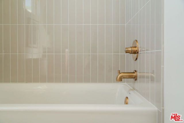 3868 N Riley Lane, Los Angeles, CA 90065