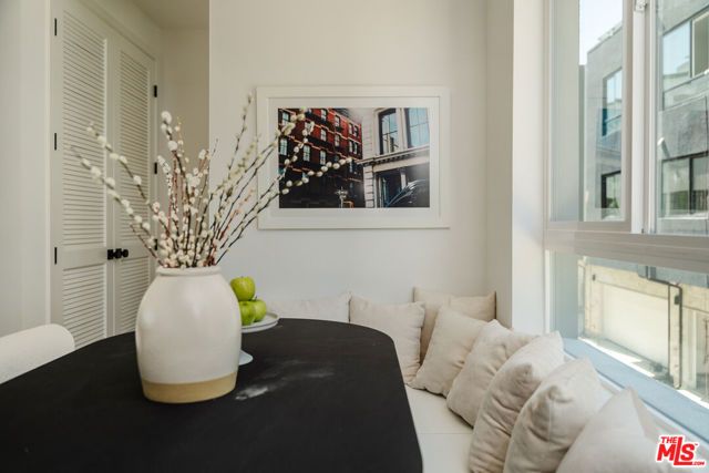 3868 N Riley Lane, Los Angeles, CA 90065